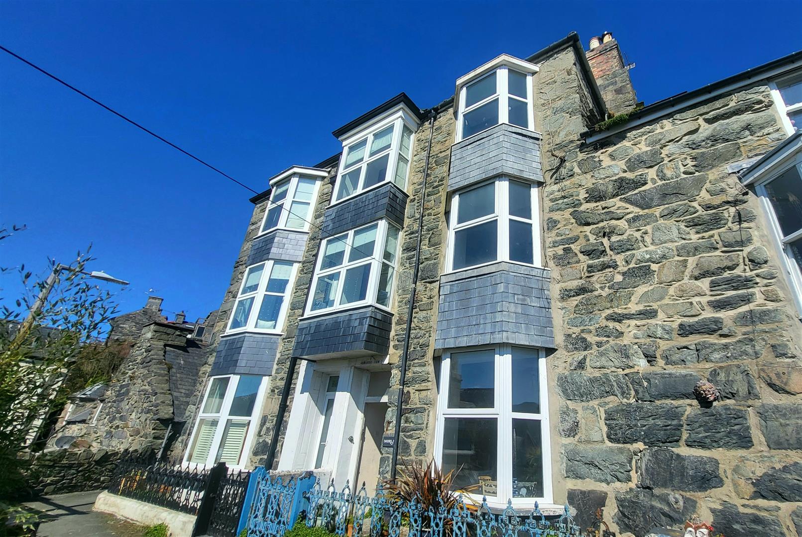 2 Harbour View, Barmouth